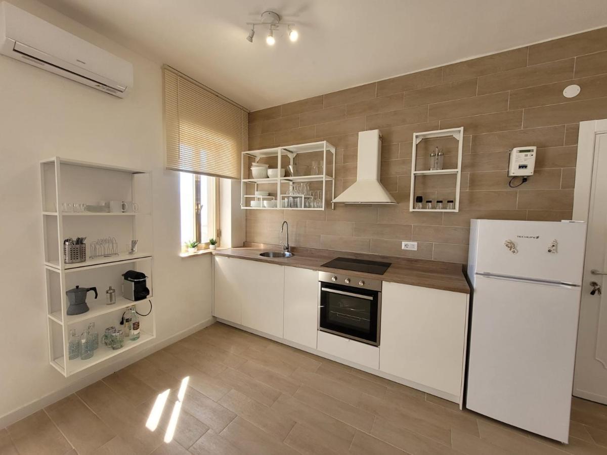 Appartamento Eleni 50M Spiaggia & Shopping Lido Marini Exteriör bild