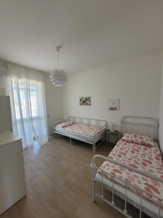 Appartamento Eleni 50M Spiaggia & Shopping Lido Marini Exteriör bild